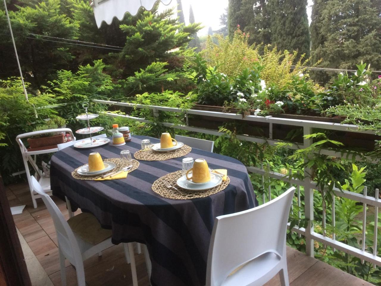 Le Ortensie -lago Di Bed & Breakfast *